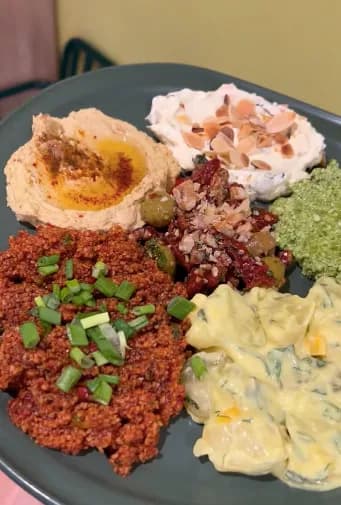 ZAHTER Hatay Meze & Zeytinyağlı 2