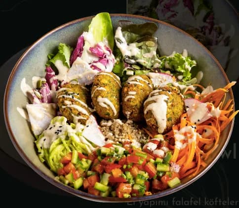 Kara Kedi Eatery 2
